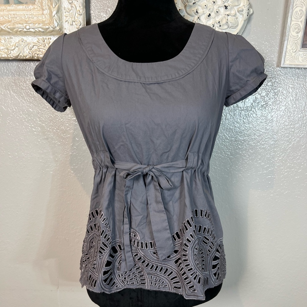 Calvin Klein Gray Short Sleeve Tie-Waist Top with Eyelet Hem
